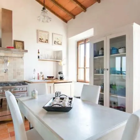 Casa Rosa In Collina Apartment Pietrasanta